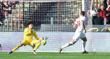 Las espectaculares atajadas de Memo Ochoa en su debut en la Serie A | VIDEO