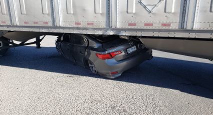 Hombre termina prensado debajo de un tráiler y sale vivo de milagro; viajaba a Monterrey