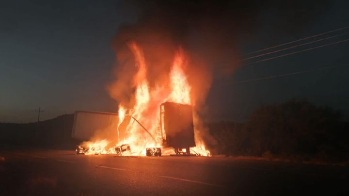 Incendio de caja de tráiler en carretera de Jaumave cierra totalmente la vialidad
