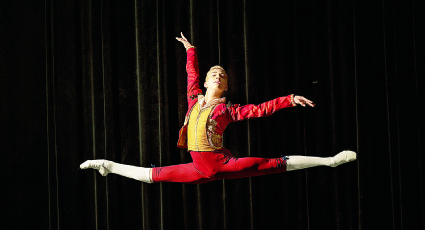 Dominic Godoy, el bailarín de Nuevo Laredo que brilla en Chicago