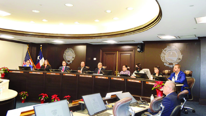 Analizan al próximo regente municipal tras renuncia de Keith Selman