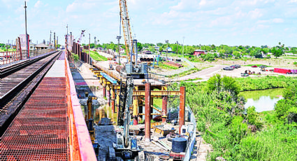 Duplicarán el cruce de carga por ferrocarril