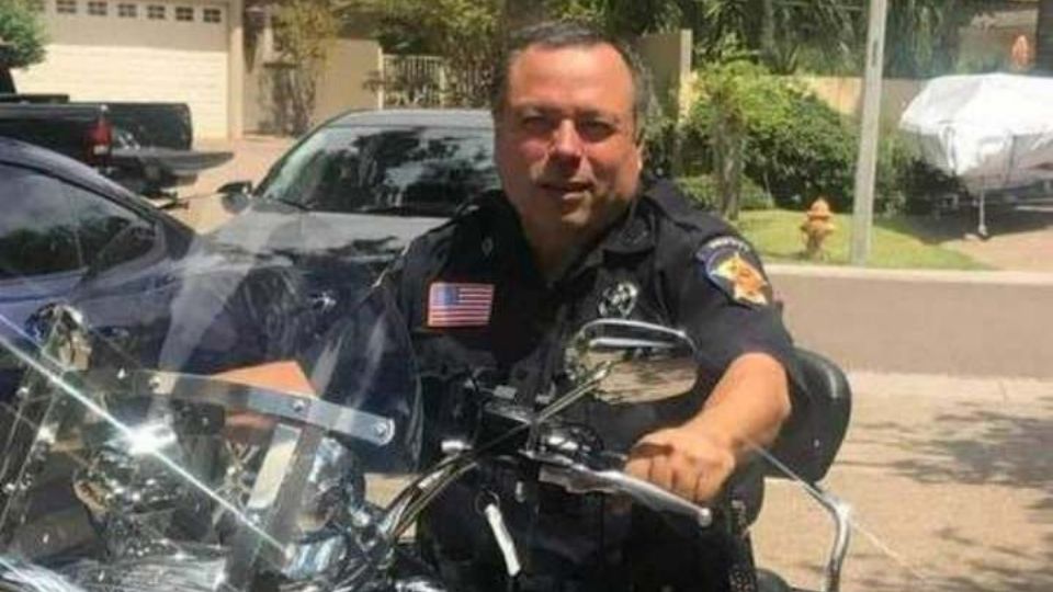 El oficial de Laredo, Gilberto de León junto con su esposa se encuentran en tierras israelíes.