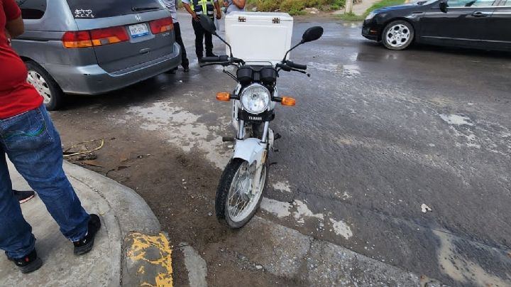 Motociclista se salva de 'milagro' tras ser embestido por camioneta al sur de Nuevo Laredo