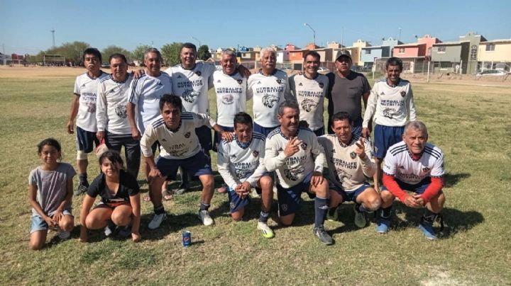 Van invictos Lobos Negros con 17 triunfos al hilo en la Independiente Colosso Veteranos Dominical