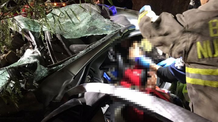 Terrible accidente en Segundo Anillo Periférico: joven queda prensada tras impactarse con tráiler