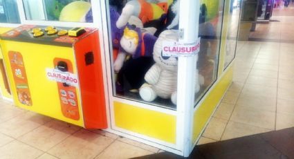 'Golpe demoledor' a aficionados a las máquinas de peluches: amanecen con sellos de clausura