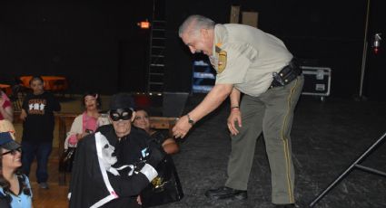 Abuelitos sacan sus mejores disfraces para festejo de Halloween y se llevan premios | FOTOS