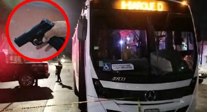 Hombre secuestra a 6 personas en autobús; mata a uno al obligarlos a saltar en pleno movimiento
