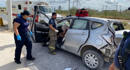 Se salva de milagro: mujer ebria vuelca y vive para contarlo