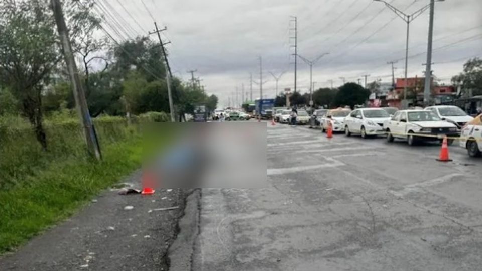 El cuerpo de la mujer quedó en la acera de la transitada vialidad de Guadalupe.