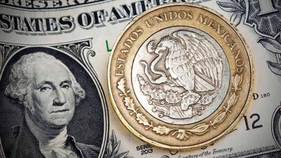 Luego de repuntar ligeramente, el peso mexicano cae un peldaño frente al fortalecimiento del dólar