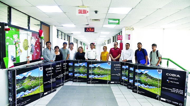 Colocan pantallas de 65” en nueve aulas de la UT