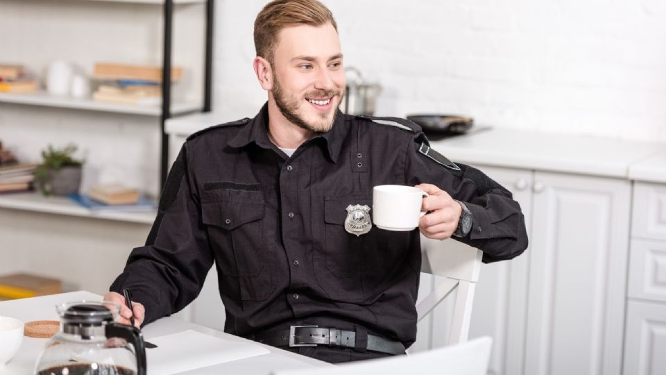 Invitan a tomarse un café con la Policía de Laredo, Texas