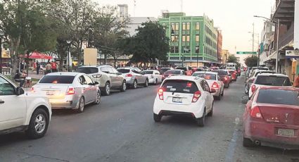 Saturan las tiendas y puentes internacionales en ‘fin de semana movido’