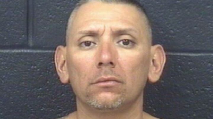 Intenta atropellar a peatón y lo ataca a punta de navaja; lo buscan