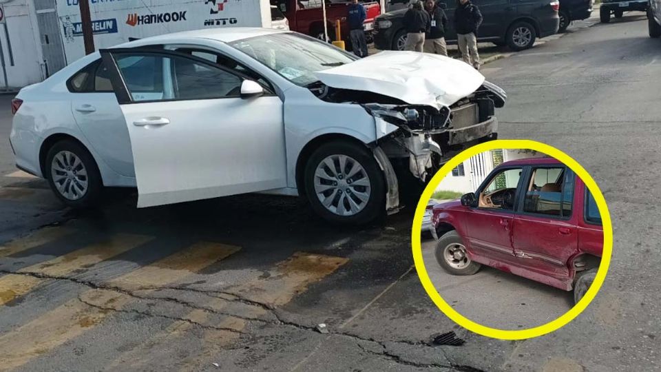 Aparatoso choque entre vehículo seminuevo y camioneta vieja en Nuevo Laredo