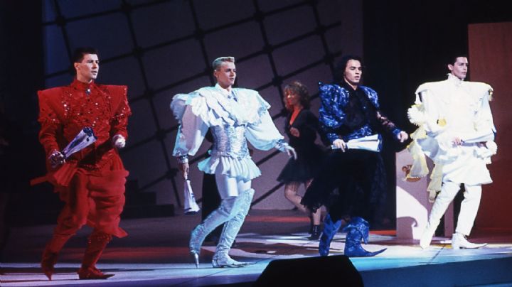 Fallece querido integrante de Locomía, el grupo que usaba abanicos y vestuario exótico