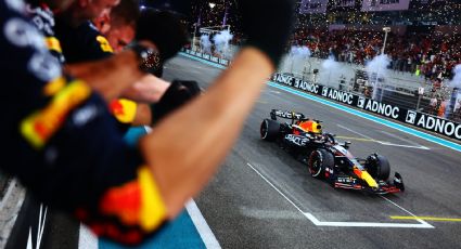 Verstappen gana GP de Abu Dhabi, ‘Checo’ fuera del podio por penalización