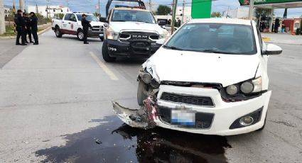 Choque violento en la Calle Lago de Chapala entre auto y camioneta