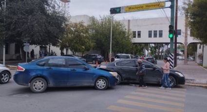 Se impactan a espaldas de la Presidencia Municipal; así sucedió el accidente