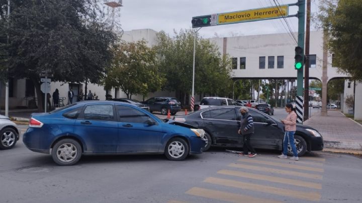 Se impactan a espaldas de la Presidencia Municipal; así sucedió el accidente