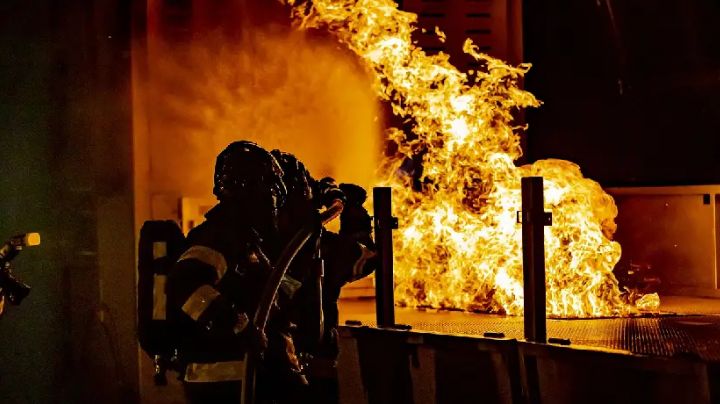 Mueren tres personas tras incendio de un hospital | VIDEO