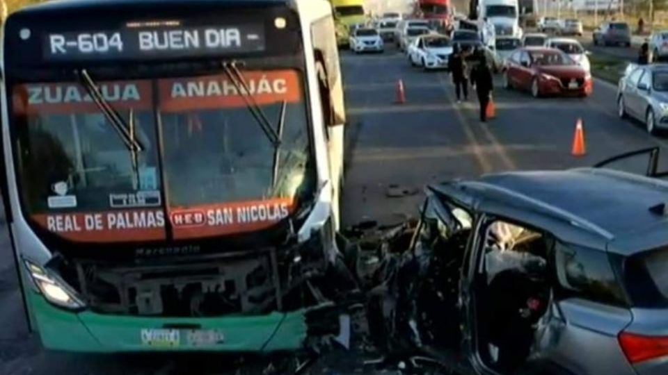 Accidente deja 10 lesionados en Carretera a Laredo a la altura de Ciénega de Flores.