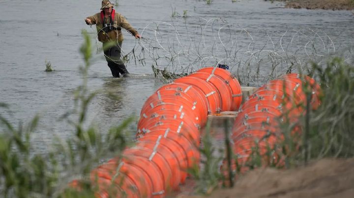 Ordenan a Texas retirar muro flotante de boyas en río Bravo; SRE celebra orden