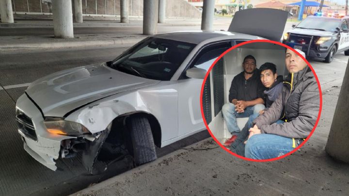 Tras personificar persecución 'Coyote' abandona vehículo destruido; llevaba indocumentados