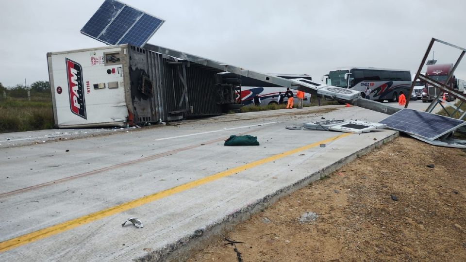 Un operador de transporte de carga falleció al sufrir accidente.