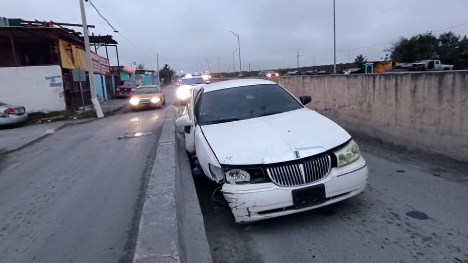 El carro quedó severamente dañado