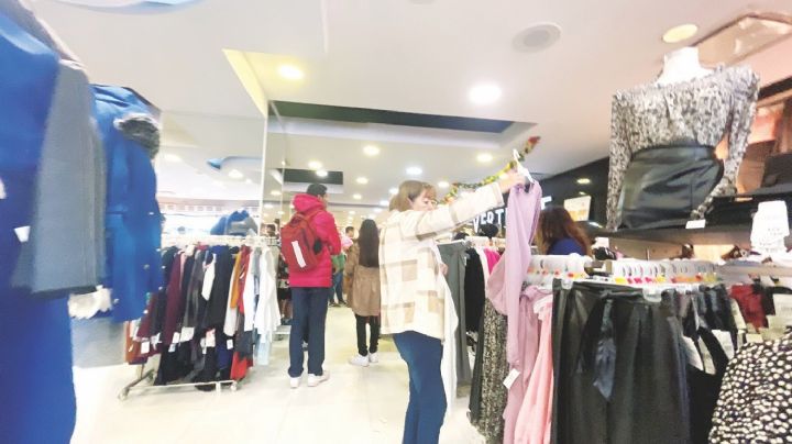 Por compras de pánico, saturan las tiendas en Nuevo Laredo