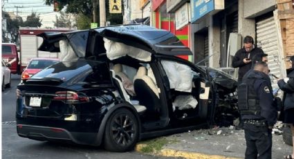 Mujer choca auto Tesla de más de 2 mdp; viajaba ebria y a exceso de velocidad | VIDEO