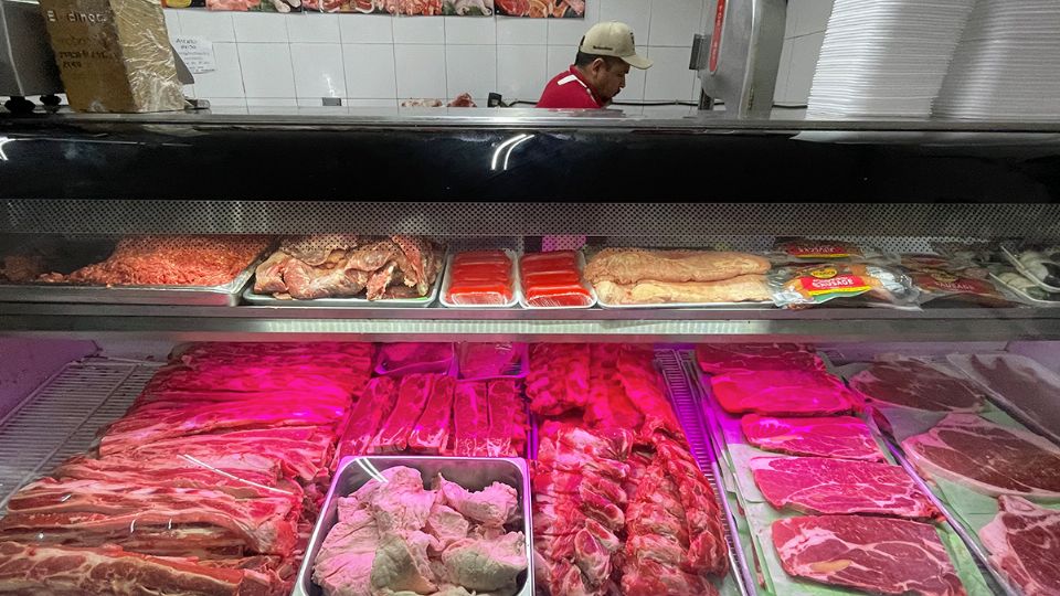 Las carnicerias locales ofrecen carne de calidad