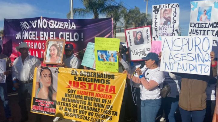 Afectados marchan y exigen justicia por víctimas de meningitis en Durango