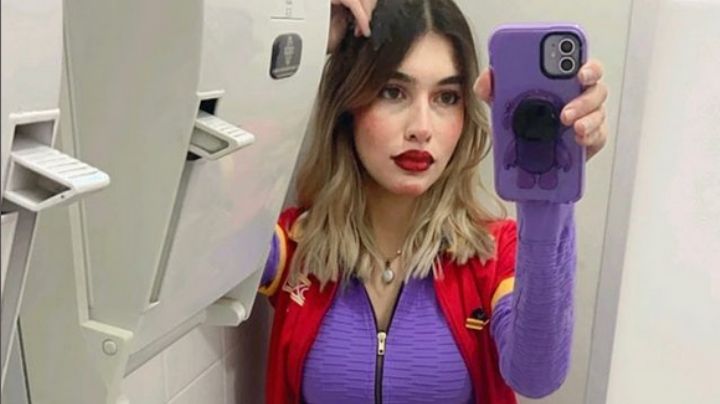 Cajera del Oxxo comparte fotos desde el antro; deja poco a la imaginación