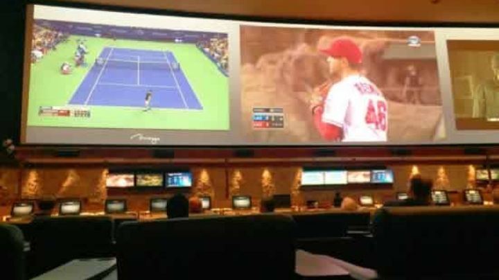 Joven apuesta 50 dólares a equipos campeones y podría ganar hoy 56 mil; ¿a quién le va?