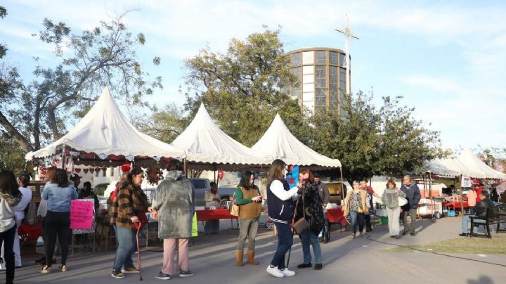 Realizan bazar del 14 de febrero en Plaza Zaragoza | FOTOS