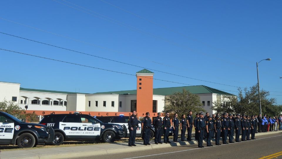 Investigan a policías de Laredo por caso de acoso cibernético.