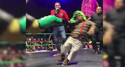 'Medio metro' es brutalmente golpeado en la Lucha Libre | VIDEO