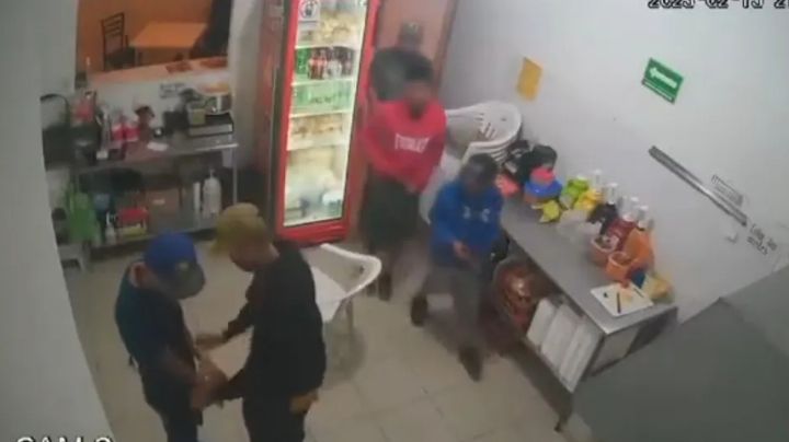 Asaltan y amagan a comensales en restaurante de Nuevo León | VIDEO