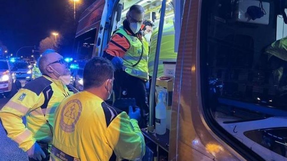 El hombre, desesperado por no poder arreglar la pelea, se lanzó al vacío, sin esperar que su pareja lo acompañara en el salto