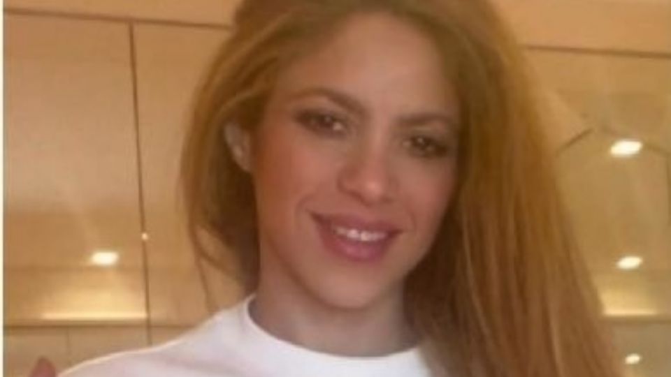 Shakira pondrá a la venta sudaderas con su frase: 'Las mujeres ya no lloran, las mujeres facturan'