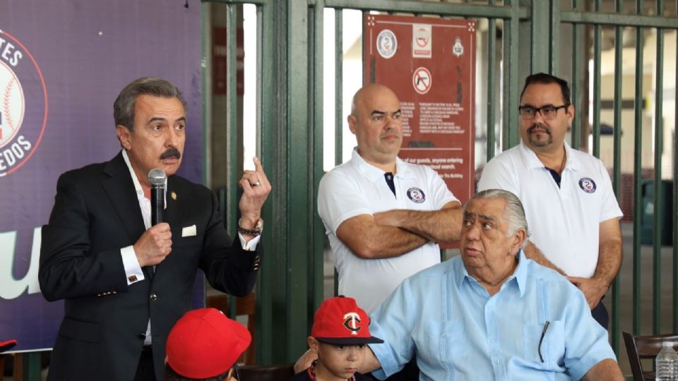 Directivos de los Tecolotes ofrecieron una conferencia de prensa este lunes.