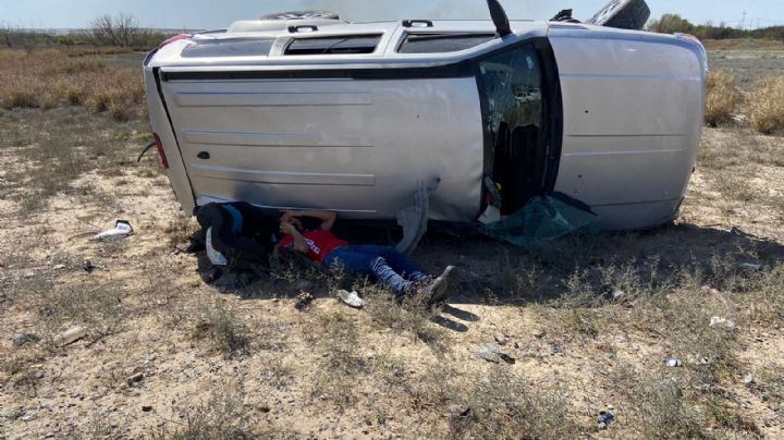 Mujer provoca choque y termina volcando su auto en el Bulevar Municipio Libre