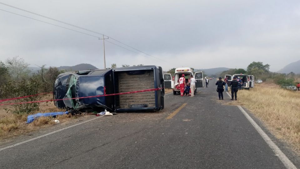 Vuelca familia en Tamaulipas y muere abuelito