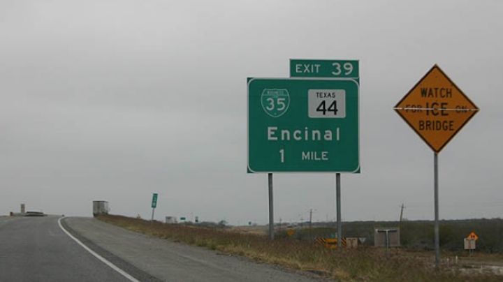 Cerrarán carriles entre Cotulla y Encinal, Texas por repavimentación
