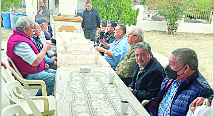 Celebran ordenación de tres generaciones