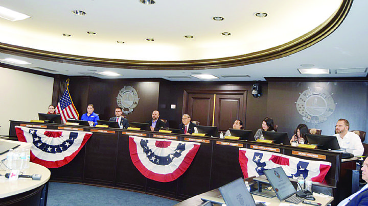 Sigue polémica por Distrito 2; hay policías involucrados